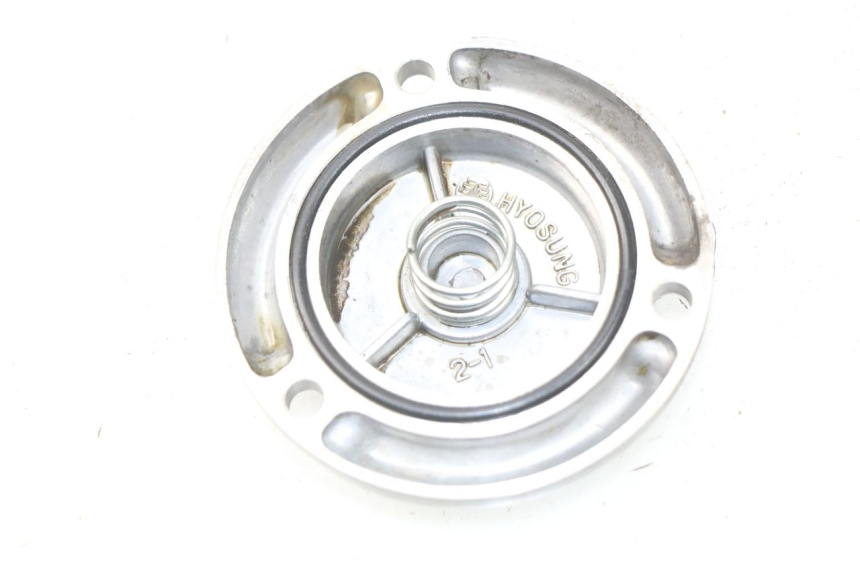 photo de COPERCHIO OLIO HYOSUNG COMET GTR 125 (2007 - 2014) - Dettaglio del componente