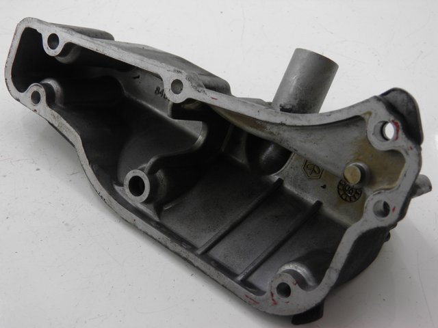 photo de COPERCHIO OLIO PIAGGIO BEVERLY 125 (2005 - 2007) - Zoom sullo stato d'uso