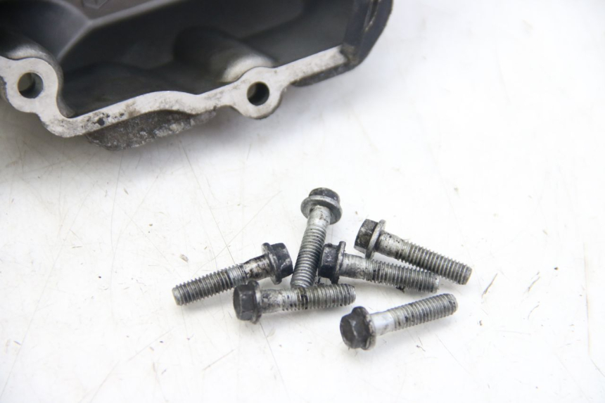 photo de COPERCHIO OLIO APRILIA SCARABEO 4T 50 (2009 - 2017) - Stato della superficie e materiale