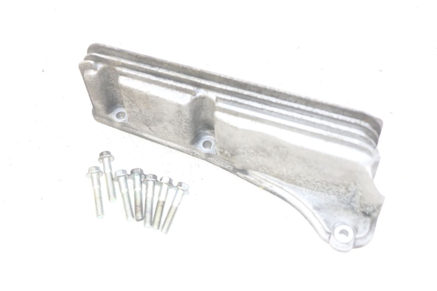 photo de COPERCHIO OLIO PIAGGIO VESPA GTS IGET ABS 125 (2017 - 2023) - Altra angolazione