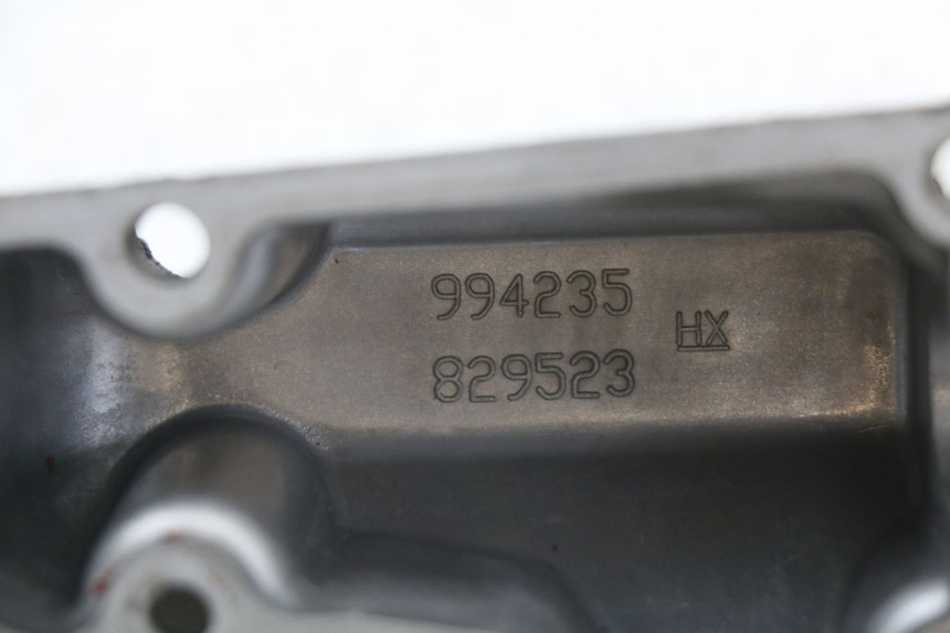 photo de COPERCHIO OLIO PIAGGIO X8 125 (2004 - 2007) - Primo piano tecnico