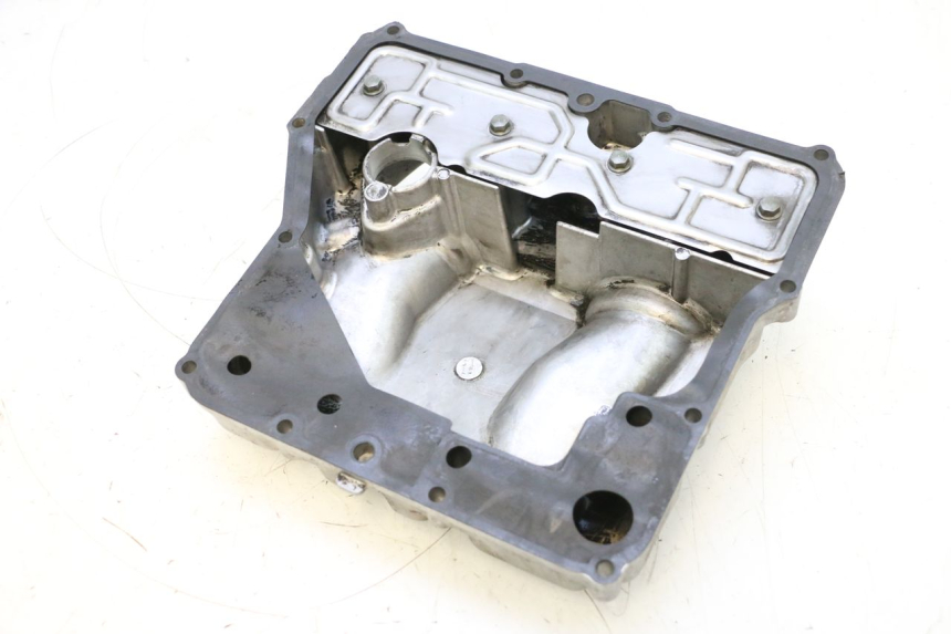 photo de CARTER OLIO MOTORE YAMAHA YZF R GENESIS 750 (1993 - 1998) - Dettagli dei punti di fissaggio
