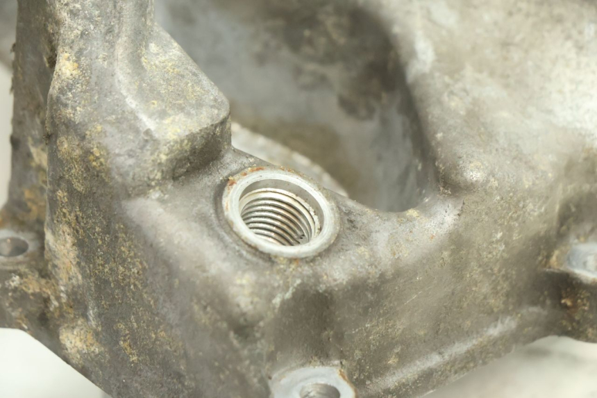 photo de CARTER OLIO MOTORE YAMAHA YZF R6 600 (2008 - 2009) - Dettagli dei punti di fissaggio