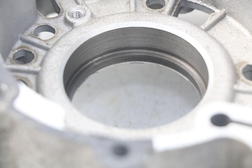 photo de CARTER MOTORE DESTRO PEUGEOT SATELIS 125 (2013 - 2018) - Zoom sullo stato d'uso