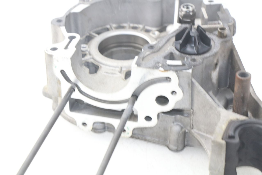 photo de CARTER MOTORE DESTRO PEUGEOT SATELIS 125 (2013 - 2018) - Primo piano tecnico