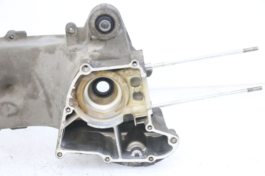 photo de CARTER MOTORE SINISTRO MBK OVETTO 4T 50 (2008 - 2016) - Altra angolazione