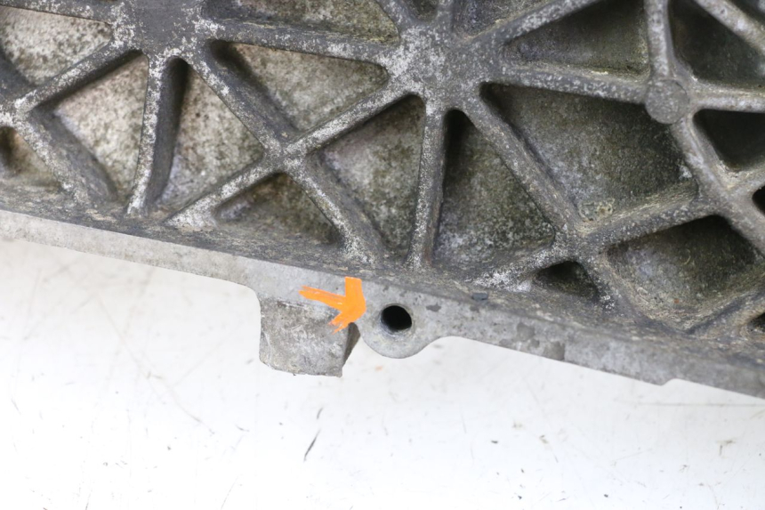 photo de CARTER MOTORE SINISTRO PEUGEOT TKR TREKKER FURIOUS 50 (2005 - 2014) - Primo piano tecnico