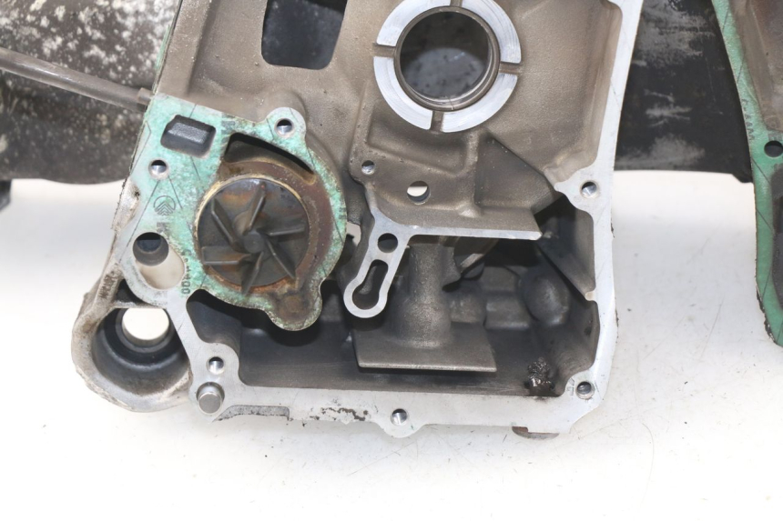 photo de CARTER MOTORE SINISTRO APRILIA SCARABEO GT 125 (1999 - 2007) - Caratteristiche distintive