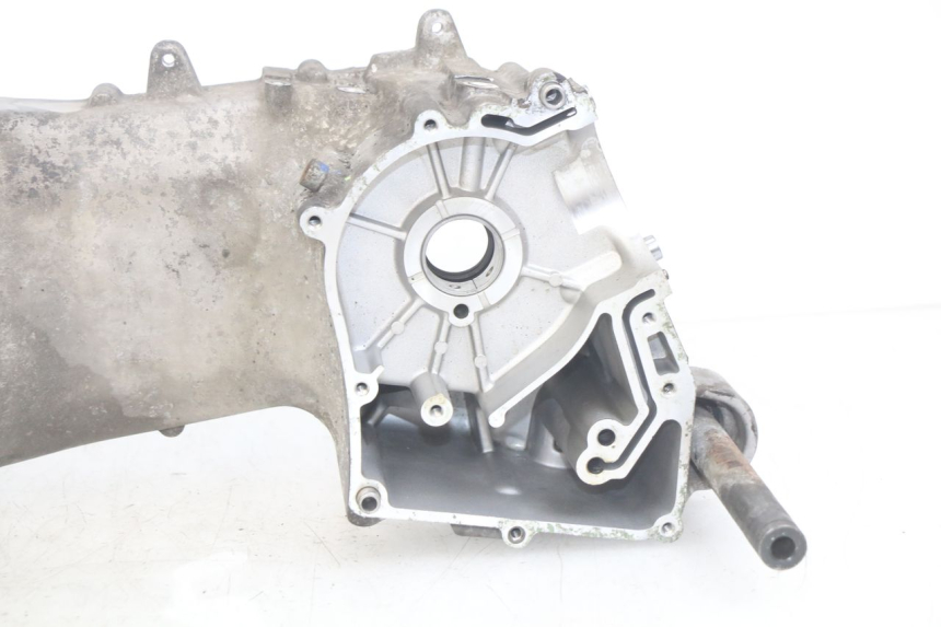 photo de CARTER MOTORE SINISTRO APRILIA SCARABEO LIGHT 125 (2007 - 2011) - Altra vista dell'articolo