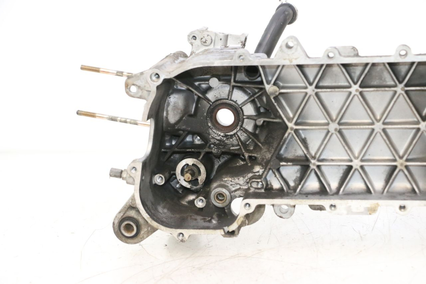 photo de CARTER MOTORE PIAGGIO TYPHOON 50 (2000 - 2009) - Dettagli dei punti di fissaggio