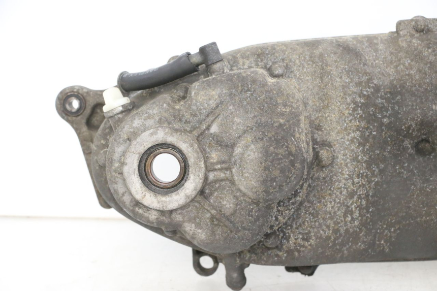 photo de CARTER MOTORE SINISTRO YAMAHA XMAX X-MAX 125 (2006 - 2009) - Primo piano ad alta risoluzione