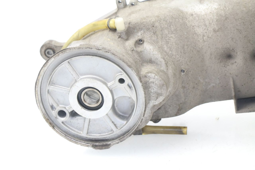 photo de CARTER MOTORE SINISTRO YAMAHA YP MAJESTY 125 (2002 - 2006) - Altra angolazione