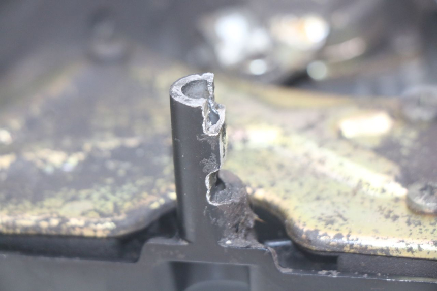 photo de COPERCHIO PIGNONE YAMAHA FZS FAZER 600 (1998 - 2001) - Zoom sullo stato d'uso