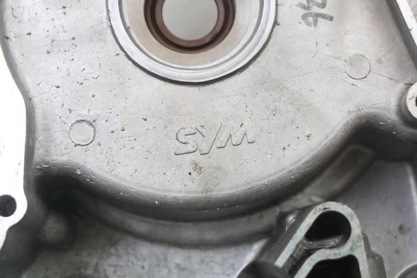 photo de CARTER STATORE PEUGEOT DJANGO 125 (2014 - 2017) - Dettagli dei punti di fissaggio