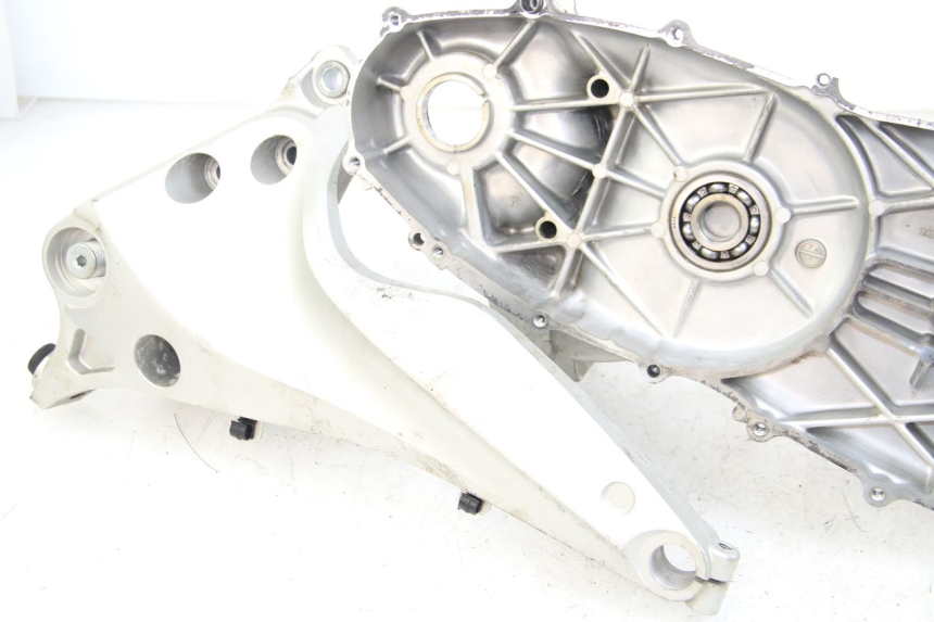 photo de COPERCHIO TRASMISSIONE RUOTA YAMAHA XP T-MAX TMAX 500 (2004 - 2007) - Dettagli dei punti di fissaggio