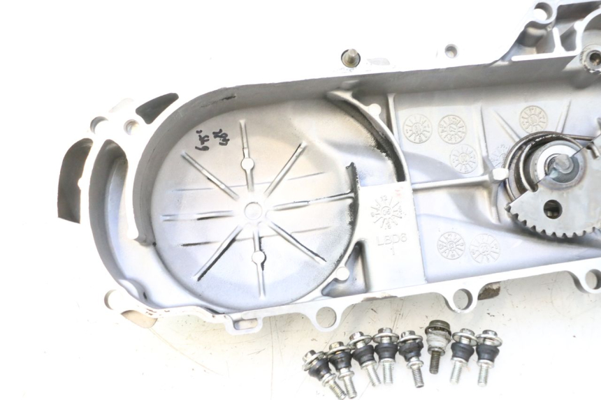 photo de COPERCHIO VARIATORE KYMCO AGILITY 4T 50 (2018 - 2022) - Primo piano tecnico