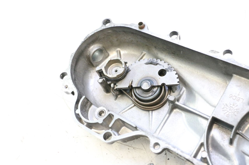 photo de COPERCHIO VARIATORE KYMCO AGILITY 4T 50 (2005 - 2018) - Dettagli dei punti di fissaggio