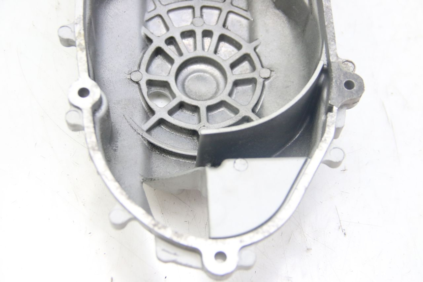 photo de COPERCHIO VARIATORE YAMAHA BW'S BWS 125 (2010 - 2013) - Caratteristiche distintive