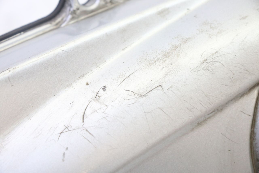 photo de COPERCHIO VARIATORE HONDA FES S-WING SWING ABS 125 (2007 - 2015) - Dettagli dei punti di fissaggio