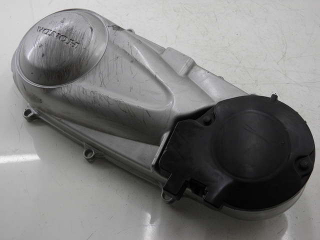 photo de COPERCHIO VARIATORE HONDA SH 125 (2003 - 2004) - Dettagli dei punti di fissaggio