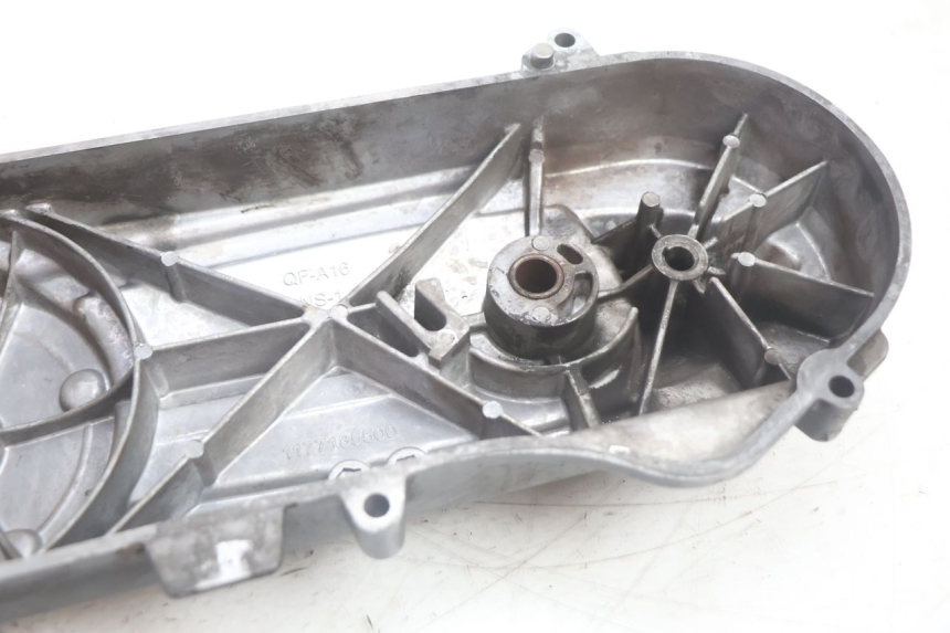 photo de COPERCHIO VARIATORE PEUGEOT KISBEE 2T 50 (2010 - 2017) - Altra vista dell'articolo