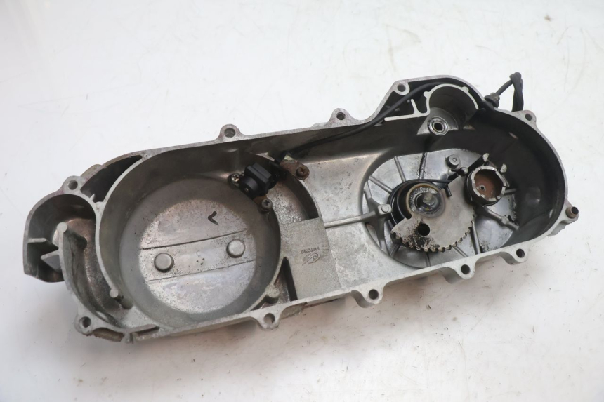 photo de COPERCHIO VARIATORE PEUGEOT KISBEE 4T 50 (2010 - 2017) - Dettagli dei punti di fissaggio