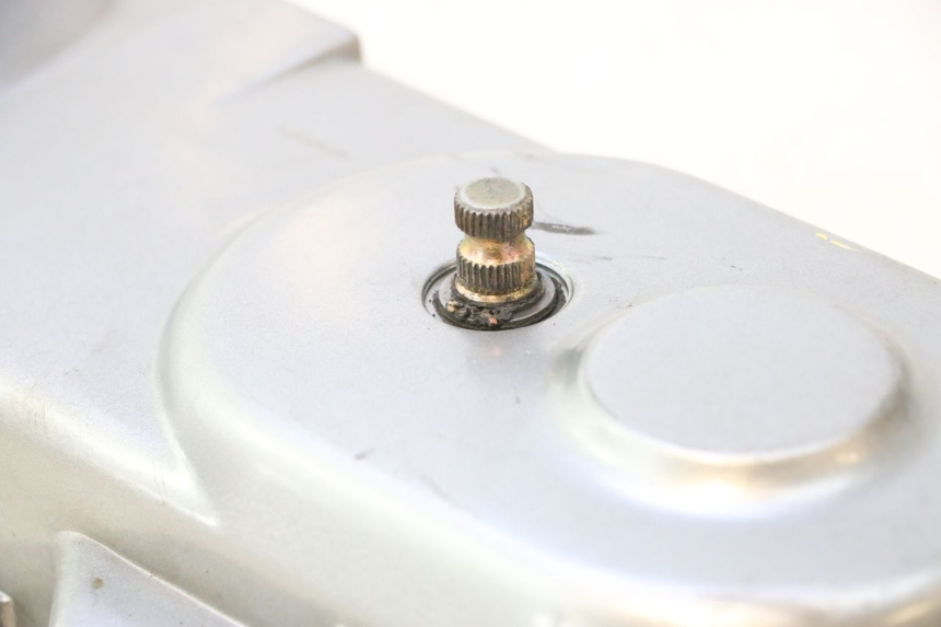 photo de COPERCHIO VARIATORE PEUGEOT KISBEE 4T 50 (2010 - 2017) - Dettagli dei punti di fissaggio