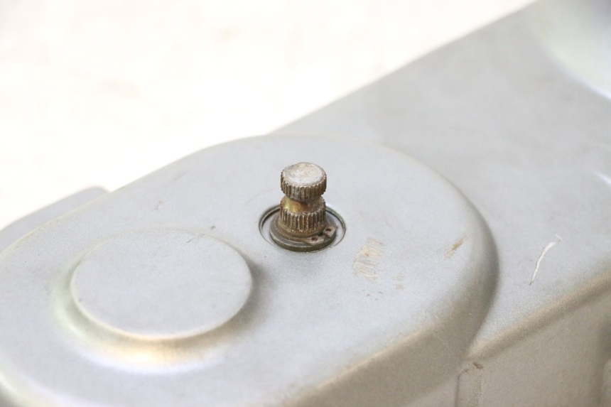 photo de COPERCHIO VARIATORE PEUGEOT KISBEE 4T 50 (2010 - 2017) - Caratteristiche distintive
