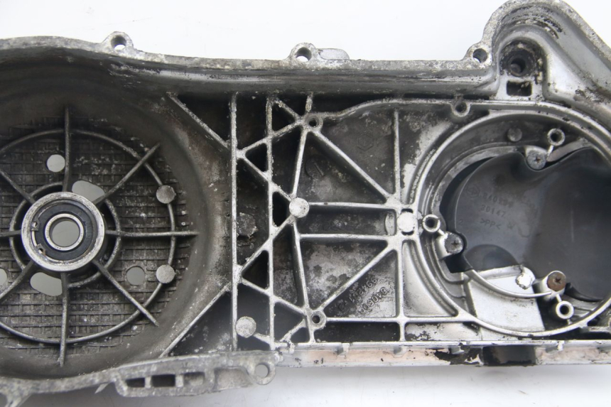 photo de COPERCHIO VARIATORE PIAGGIO MP3 125 (2006 - 2014) - Dettagli dei punti di fissaggio