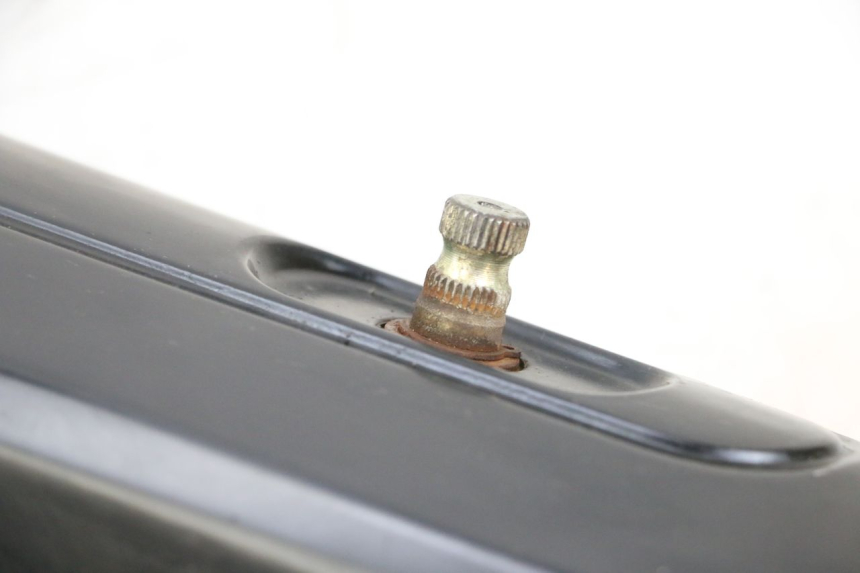 photo de COPERCHIO VARIATORE SYM ORBIT 2 4T 50 (2008 - 2017) - Caratteristiche distintive