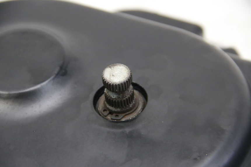 photo de COPERCHIO VARIATORE JM MOTORS SANTANA 50 (2014 - 2023) - Dettagli dei punti di fissaggio