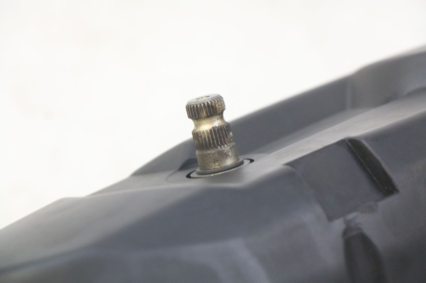 photo de COPERCHIO VARIATORE KYMCO SENTO 100 (2008 - 2013) - Dettagli dei punti di fissaggio