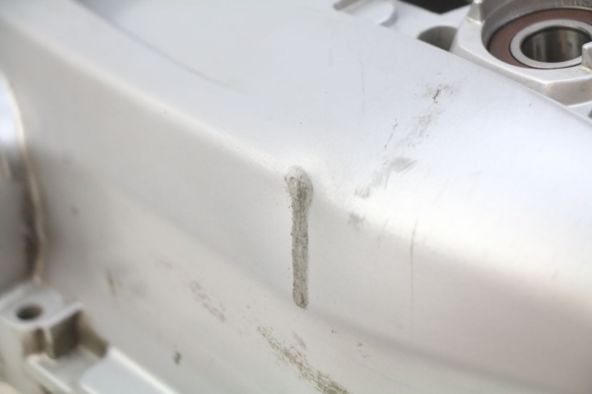 photo de COPERCHIO VARIATORE PIAGGIO VESPA GTS IGET ABS 125 (2017 - 2023) - Stato della superficie e materiale