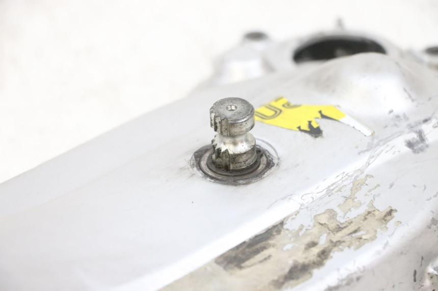 photo de COPERCHIO VARIATORE PIAGGIO ZIP 2T 50 (2009 - 2019) - Stato della superficie e materiale