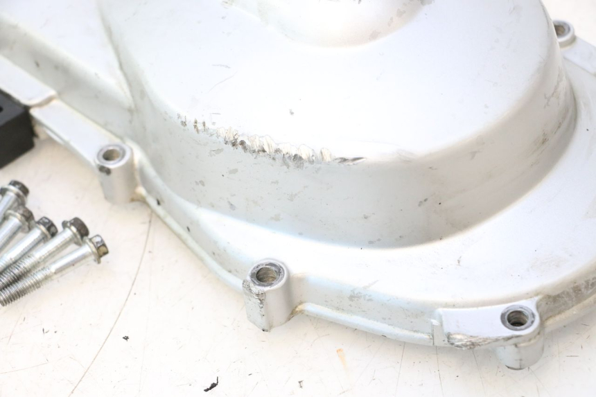 photo de COPERCHIO VARIATORE PIAGGIO ZIP 2T 50 (2009 - 2019) - Dettagli dei punti di fissaggio