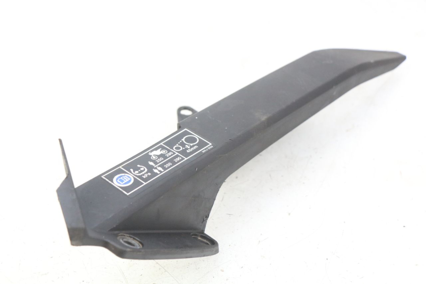 photo de COPERCHIO CATENA HONDA CB R 1000 (2018 - 2023) - Altra angolazione