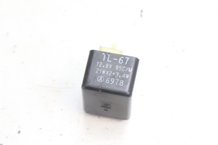 photo de CENTRALE CLIGNOTANTE SUZUKI BURGMAN 125 (2007 - 2014) - Primo piano tecnico