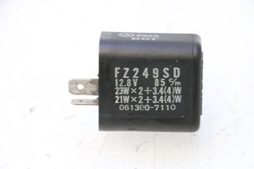 photo de RELE' FRECCE KAWASAKI GPX F ZX750F 750 (1986 - 1990) - Vista principale