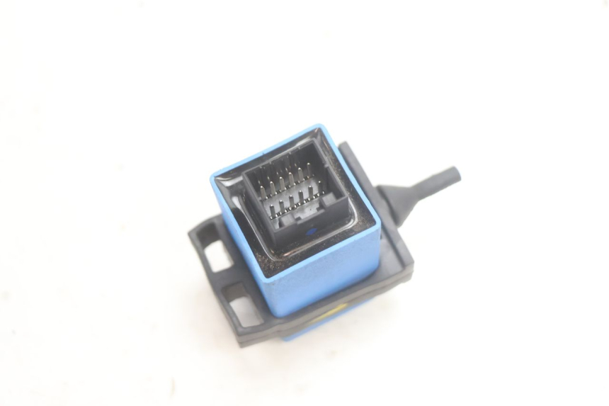 photo de RELE' FRECCE PIAGGIO MP3 HPE 530 (2022 - 2026) - Altra angolazione