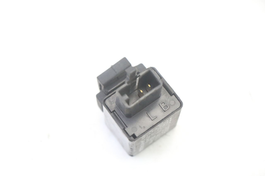 photo de CENTRALE CLIGNOTANTE YAMAHA X-MAX XMAX 125 (2010 - 2013) - Altra angolazione