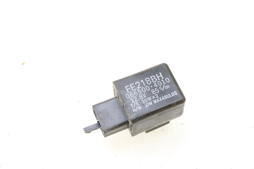 photo de CENTRALE CLIGNOTANTE YAMAHA X-MAX XMAX 125 (2010 - 2013) - Vista principale