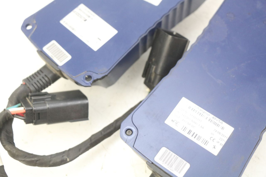 photo de CARICABATTERIE PEUGEOT E-VIVACITY 1 (2012 - 2018) - Dettaglio del componente