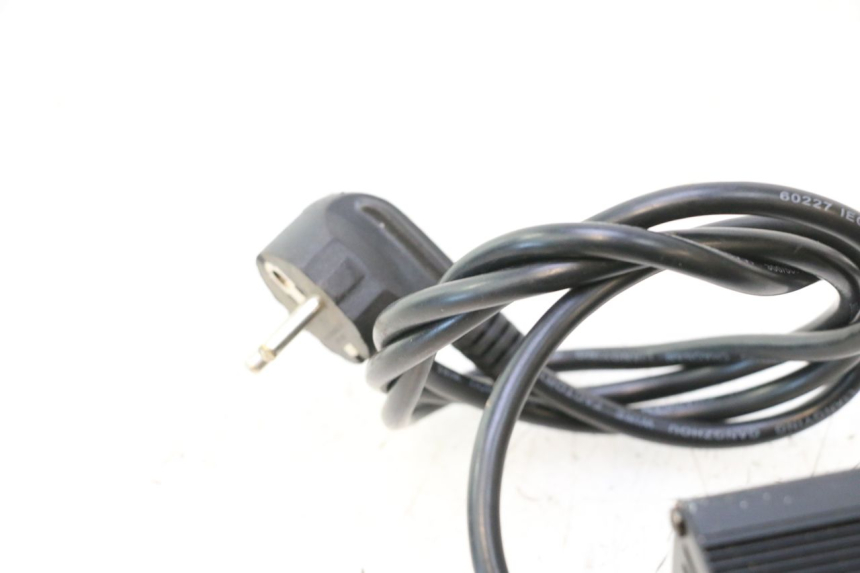 photo de CARICA BATTERIA BAIKU SAKURA 1 (2021 - 2025) - Dettaglio del componente