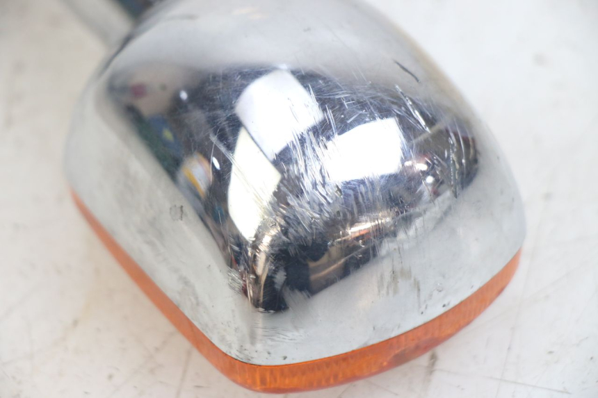 photo de FANALE POSTERIORE DESTRO HONDA CA REBEL 125 (1995 - 2001) - Primo piano tecnico