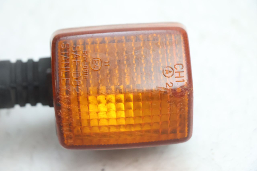 photo de FRECCE DESTRA POSTERIORE HONDA CB TWO FIFTY 250 (1991 - 2002) - Dettaglio del componente