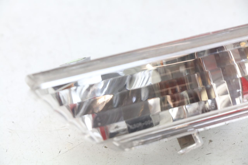 photo de FANALE POSTERIORE DESTRO PEUGEOT GEOPOLIS 400 (2007 - 2013) - Zoom sullo stato d'uso