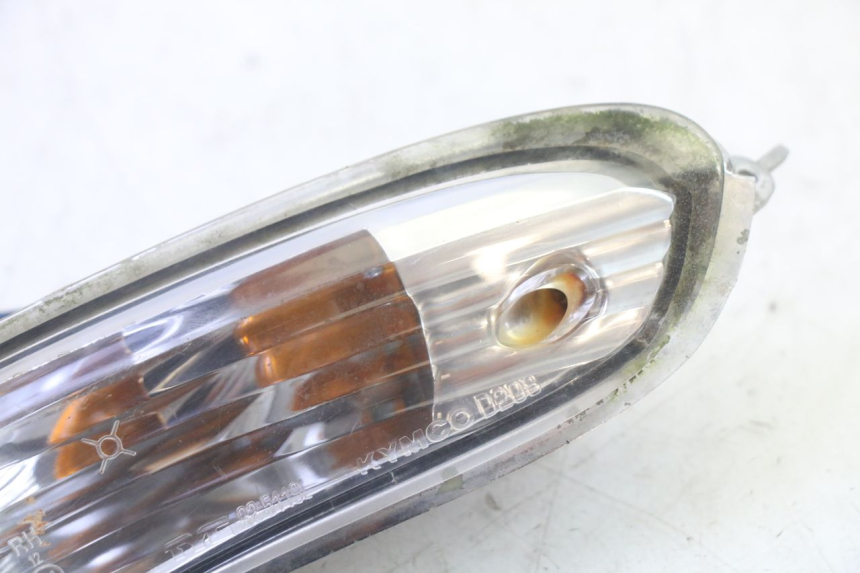 photo de FANALE POSTERIORE DESTRO KYMCO GRAND DINK 125 (2002 - 2007) - Zoom sullo stato d'uso