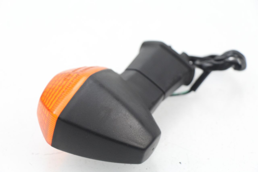 photo de FRECCE DESTRA POSTERIORE SUZUKI GSF N BANDIT 600 (2000 - 2004) - Primo piano tecnico