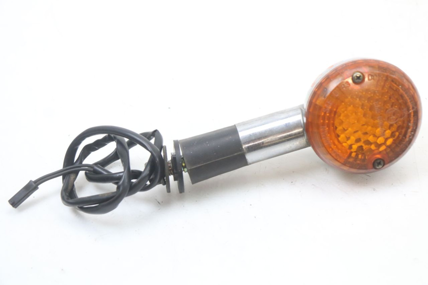 photo de FRECCE DESTRA POSTERIORE SUZUKI GZ MARAUDER 125 (1998 - 2004) - Vista principale