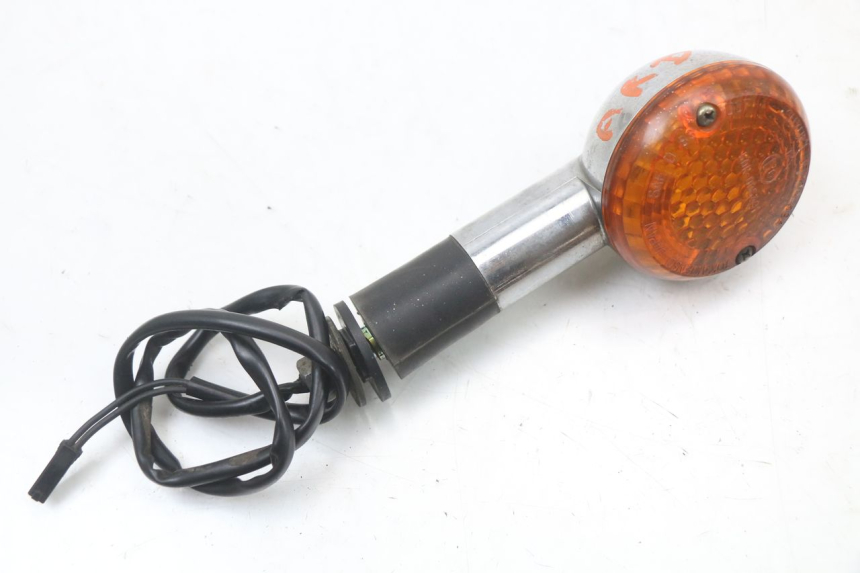 photo de FRECCE DESTRA POSTERIORE SUZUKI GZ MARAUDER 125 (1998 - 2004) - Zoom sullo stato d'uso